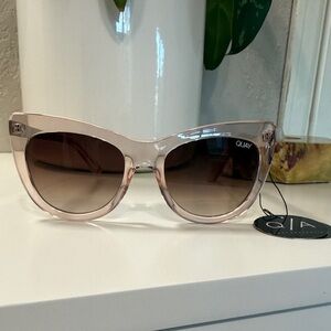 NWT QUAY AUSTRALIA Steal A Kiss Light Pink Gradient Cat Eye Sunglasses